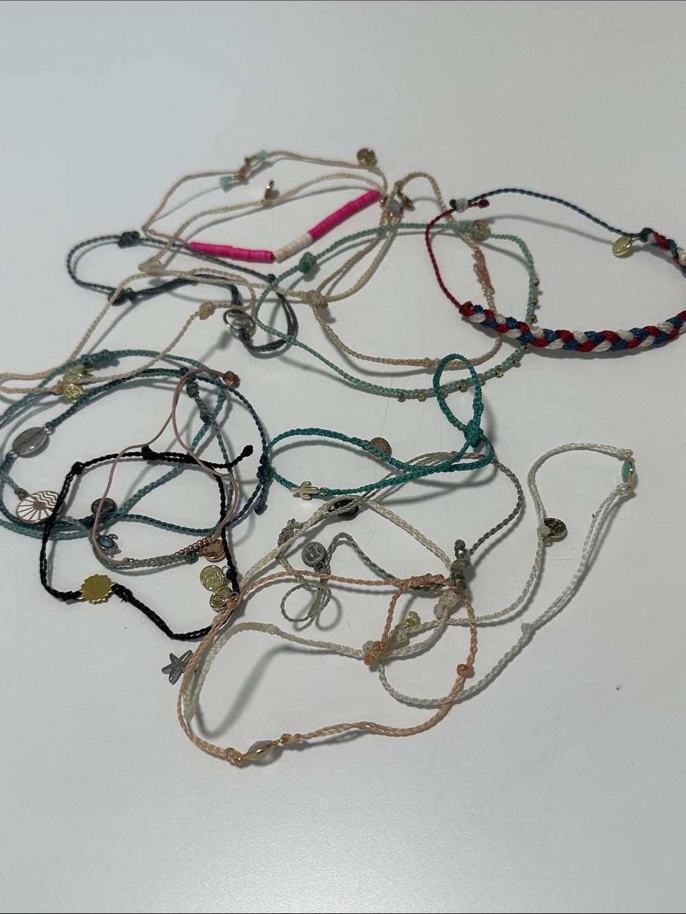 🐌 Bundle of 17 Pura Vida Bracelets